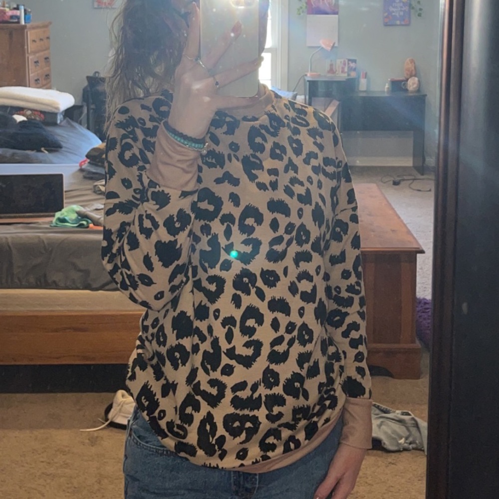 super cute leopard long sleeve!